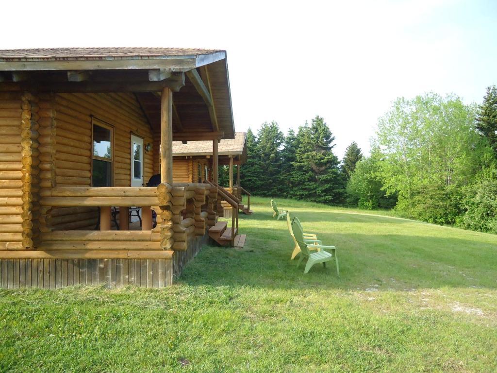 Cajun Cedar Log Cottages Margaree Forks Стая снимка