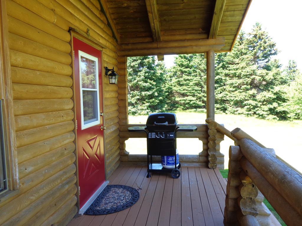 Cajun Cedar Log Cottages Margaree Forks Стая снимка