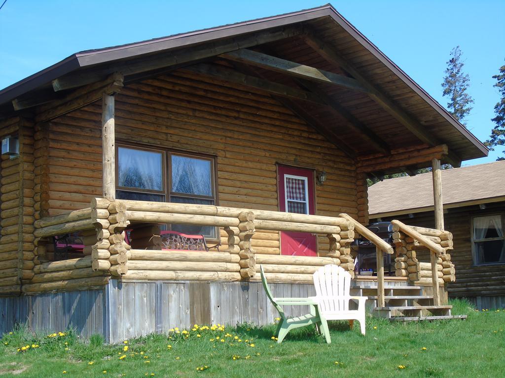 Cajun Cedar Log Cottages Margaree Forks Екстериор снимка