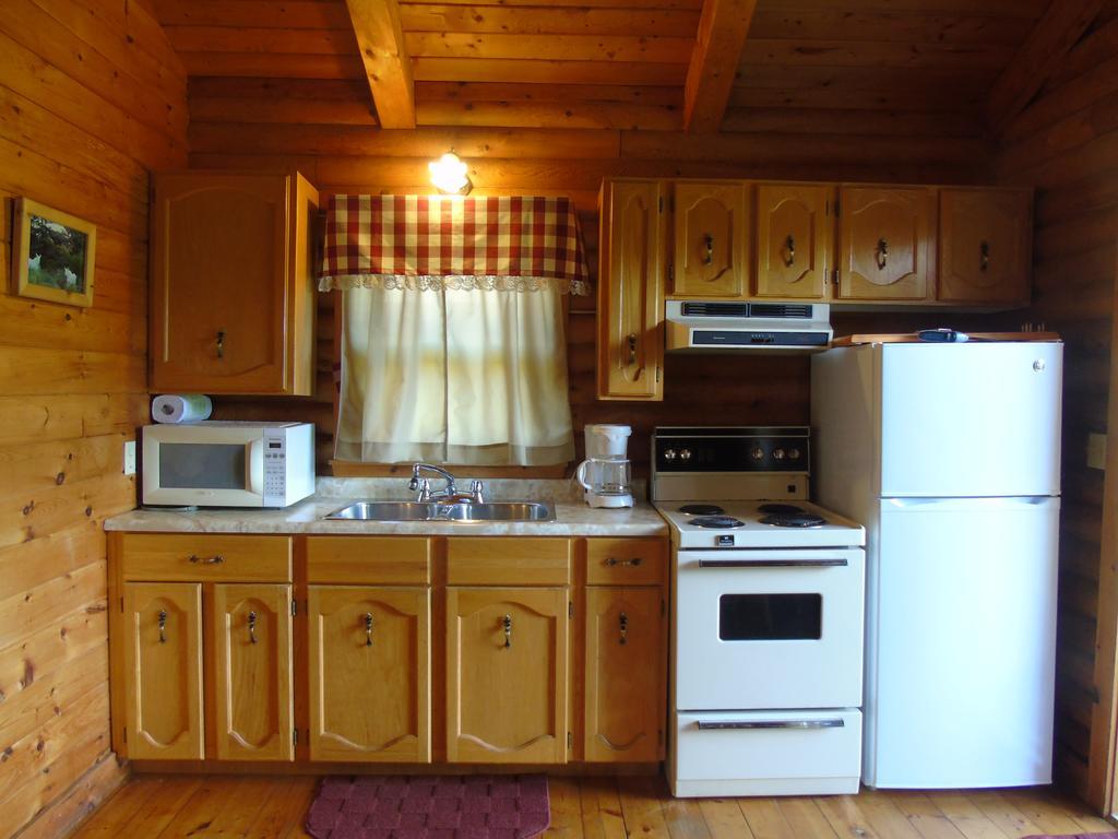 Cajun Cedar Log Cottages Margaree Forks Екстериор снимка