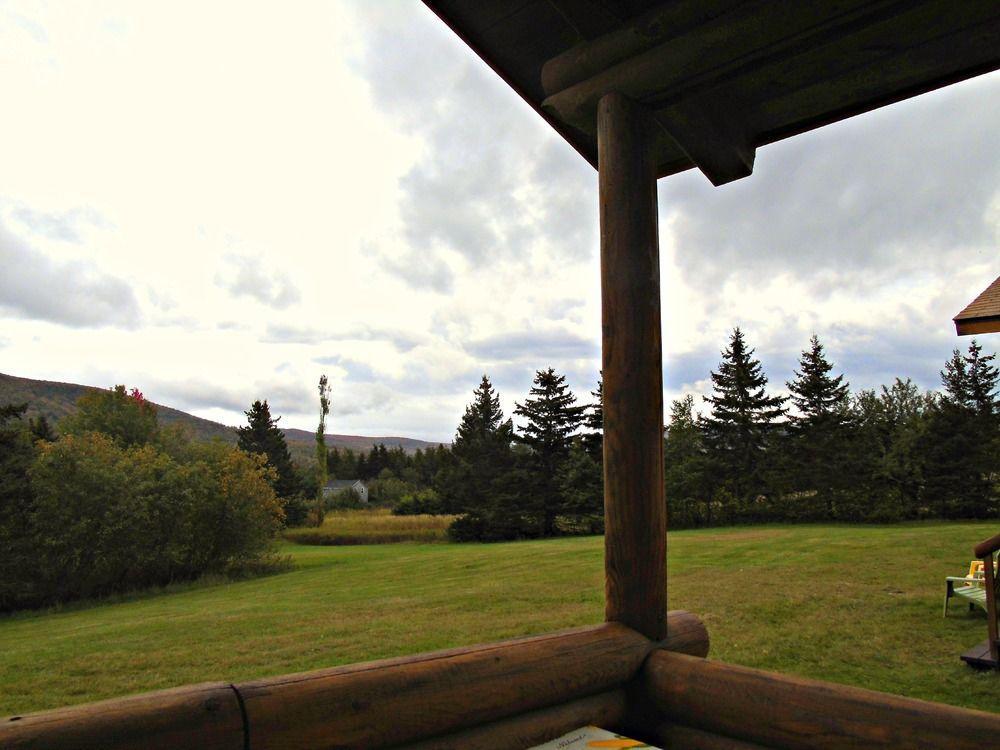 Cajun Cedar Log Cottages Margaree Forks Екстериор снимка