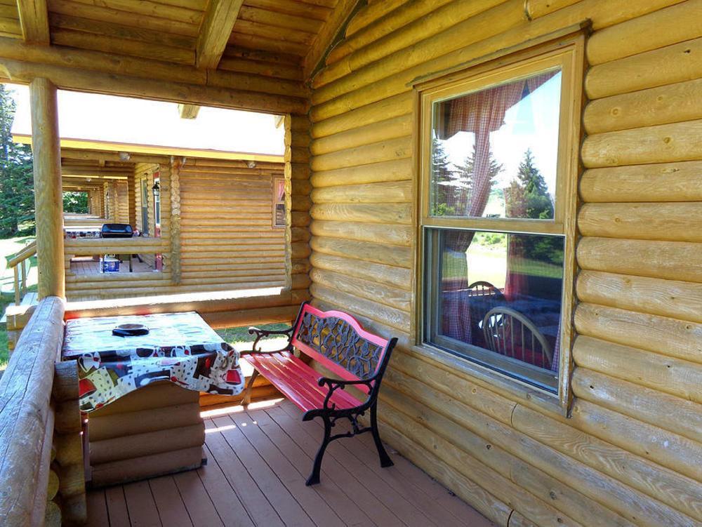 Cajun Cedar Log Cottages Margaree Forks Екстериор снимка