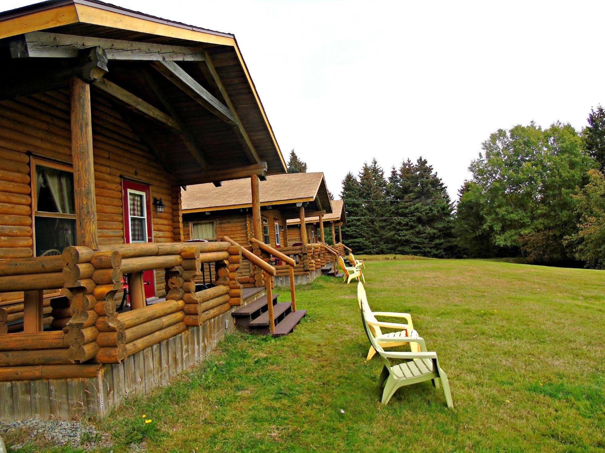 Cajun Cedar Log Cottages Margaree Forks Екстериор снимка