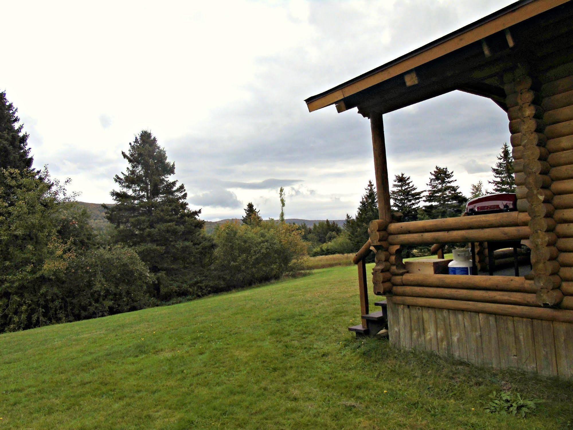 Cajun Cedar Log Cottages Margaree Forks Екстериор снимка