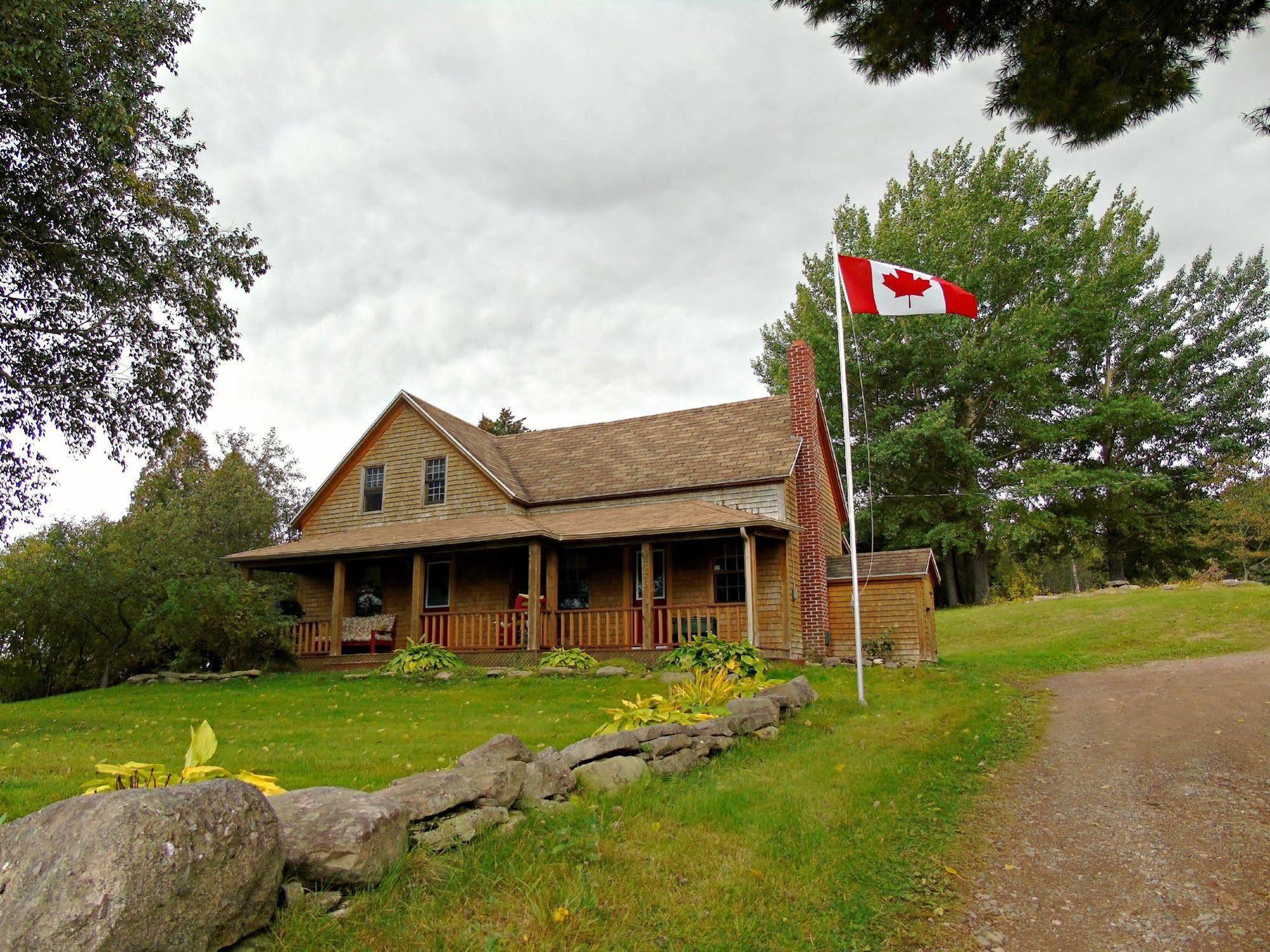 Cajun Cedar Log Cottages Margaree Forks Екстериор снимка