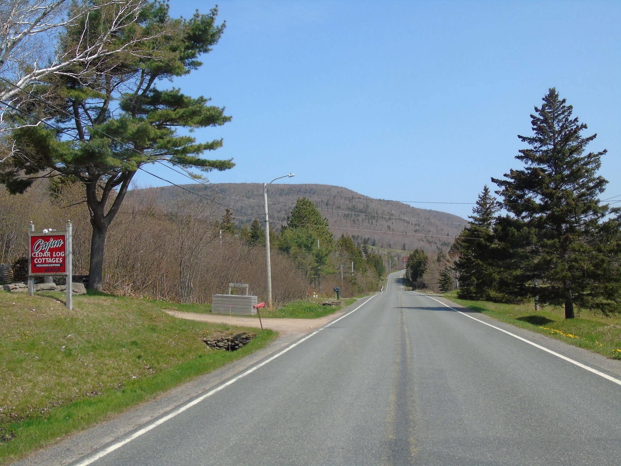 Cajun Cedar Log Cottages Margaree Forks Екстериор снимка